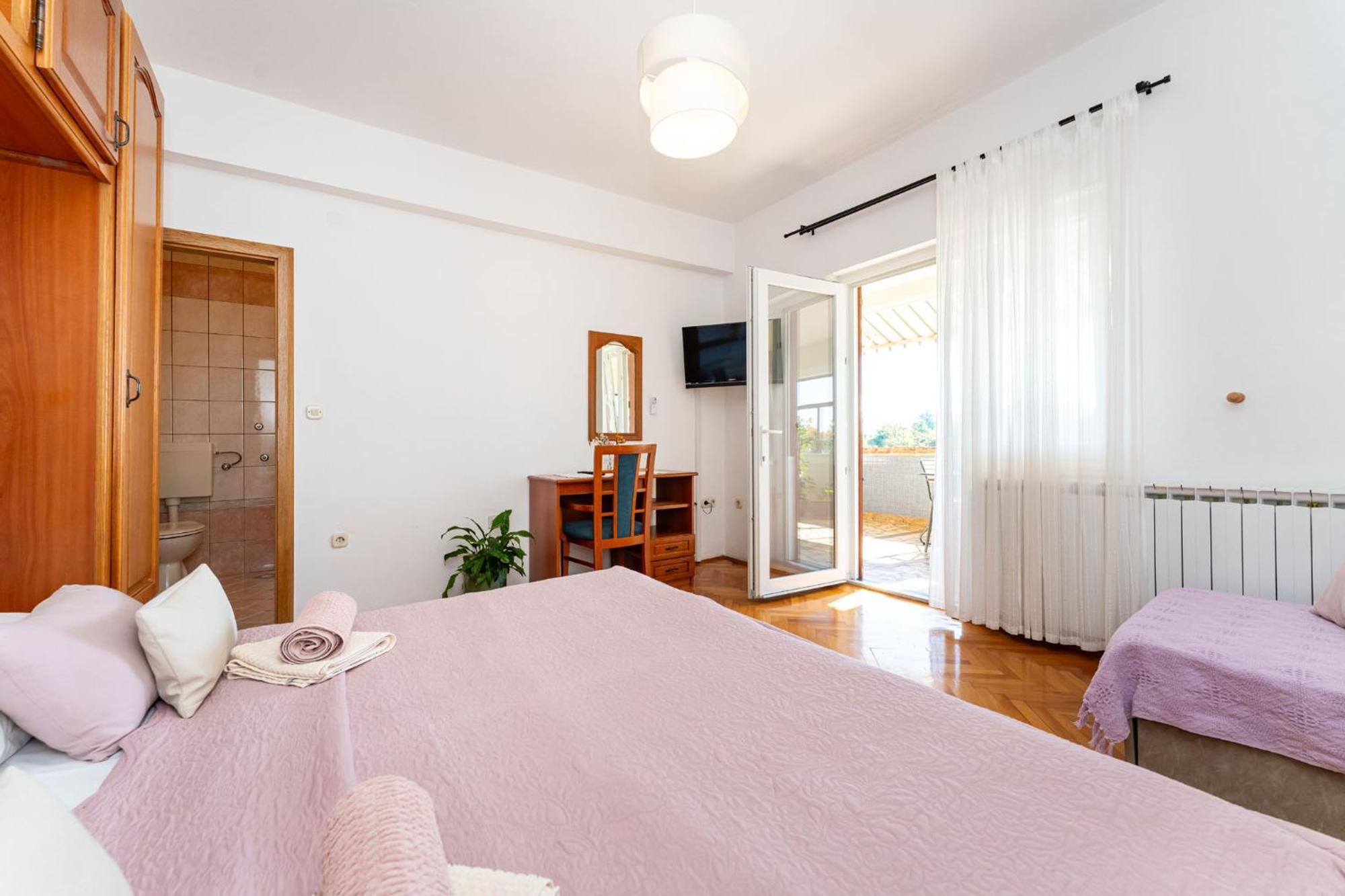 Apartments Adriana 스타리그라드 파클레니차 객실 사진