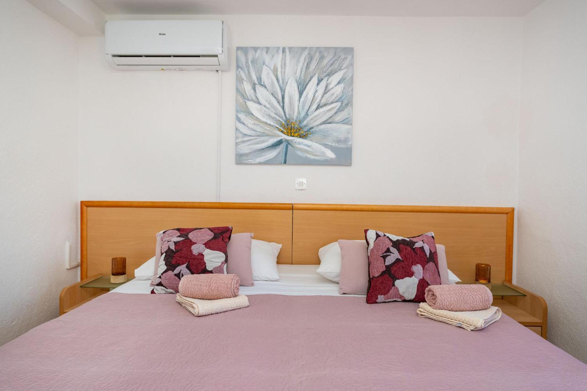 Apartments Adriana 스타리그라드 파클레니차 객실 사진
