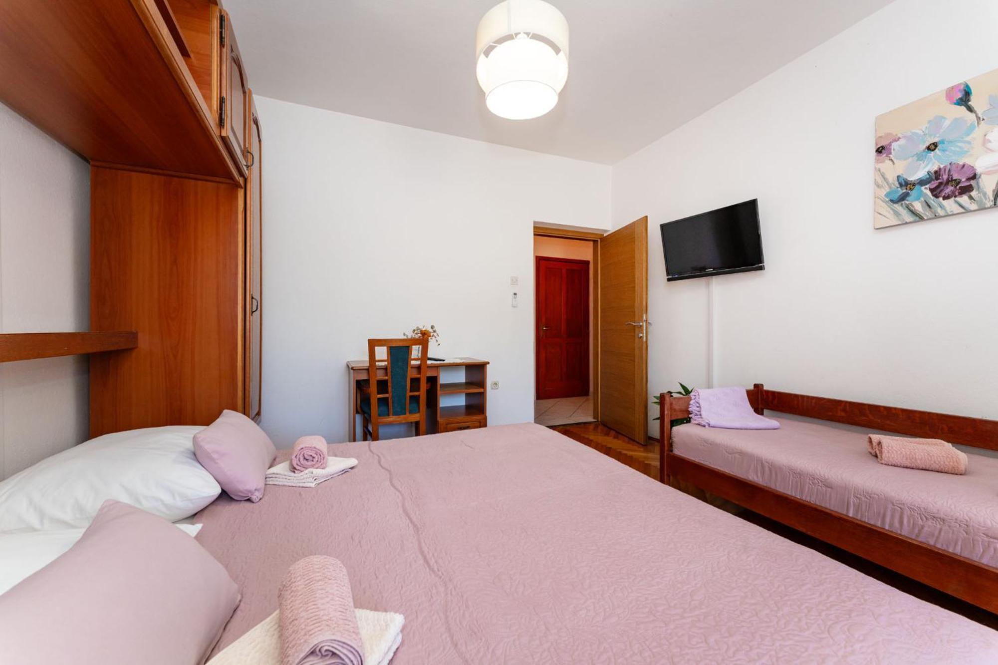 Apartments Adriana 스타리그라드 파클레니차 객실 사진