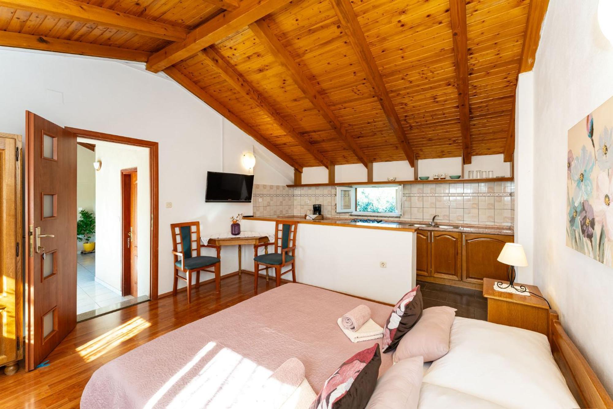 Apartments Adriana 스타리그라드 파클레니차 객실 사진