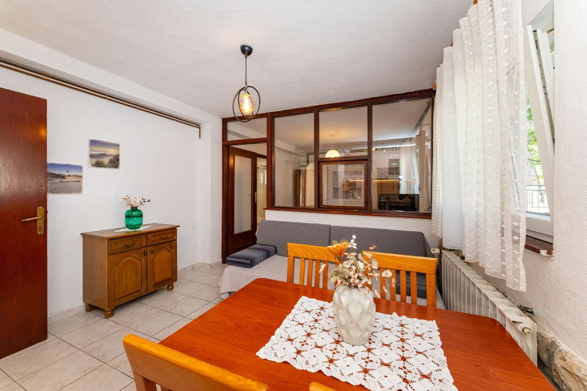 Apartments Adriana 스타리그라드 파클레니차 객실 사진